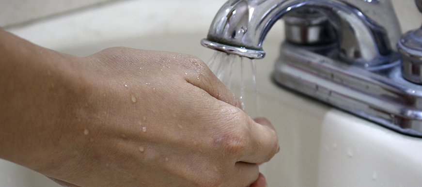 Con el programa ‘Agua al Barrio’, el Acueducto Metropolitano deBucaramanga dignifica servicio en hogares de escasos recursos