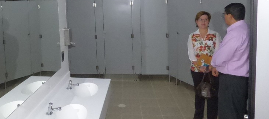 Institución Educativa Bicentenario cuenta con nuevas baterías sanitarias para sus estudiantes