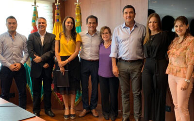 Mediante convenio con la Fundación Telefónica se impulsa el aprovechamiento de herramientas tecnológicas en los colegios oficiales