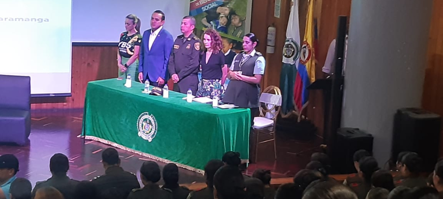 Alcaldía de Bucaramanga participó en el Primer Foro ‘Mujeres Policías que inspiran’