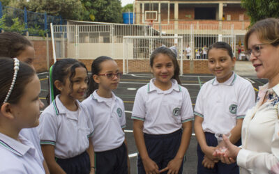 Remodelada cancha construye felicidad en la Institución Educativa Provenza