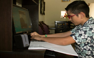 En el colegio José Celestino Mutis, estudiantes con discapacidad visual sienten la presencia de directivos y docentes