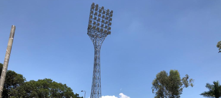 140 reflectores brindarán una iluminación de calidad en el Estadio de Atletismo La Flora