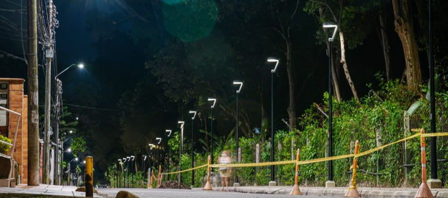 Nuevo alumbrado en el perímetro del Parque Ecológico La Flora propicia calidad de vida y bienestar