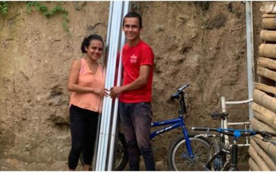 Alcaldía viene entregando materiales a familias damnificadas por lluvias en Bucaramanga