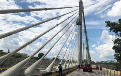 ¡Le apostamos a un alumbrado inteligente! Realizamos actividades de mantenimiento de iluminación del Viaducto La Novena