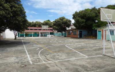 Visita técnica del Ministerio de Educación a la institución educativa Politécnico sede C