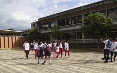 Alcaldía de Bucaramanga contrató los servicios de vigilancia y transporte escolar para el 2021