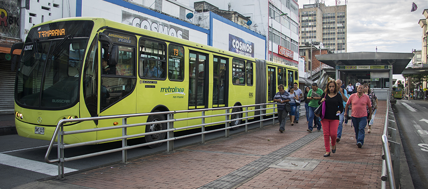 Alcaldes del área metropolitana firman convenio para actualizar el Plan Maestro de Movilidad
