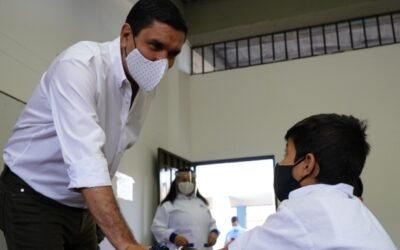975 estudiantes de tres colegios oficiales regresaron a clases presenciales, sin contratiempos, en el marco del esquema de alternancia