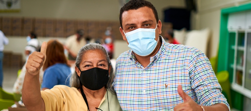 Alcaldía de Bucaramanga inició entrega de 1.395 kits, artísticos y cognitivos, a personas mayores adscritas a los Centros Vida