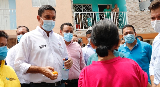 El Alcalde está presente en los barrios