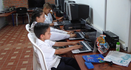 11 colegios rurales ya cuentan con internet