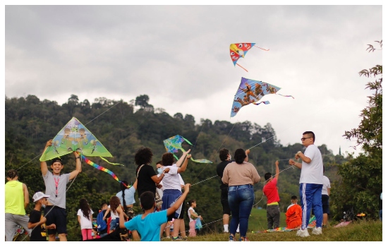 Los sueños de convivencia y paz volaron en el Festival de Cometas