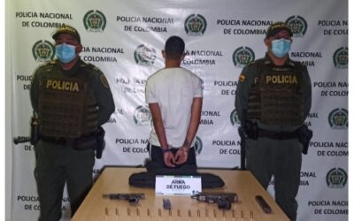 Capturado con chaleco antibalas y dos armas de fuego