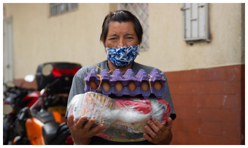 Fotografía: Cristian Luna / Prensa Alcaldía de Bucaramanga. Entrega de mercados a adultos mayores.