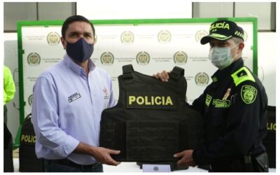 Alcaldía de Bucaramanga dotó de 648 chalecos antibalas a la Policía