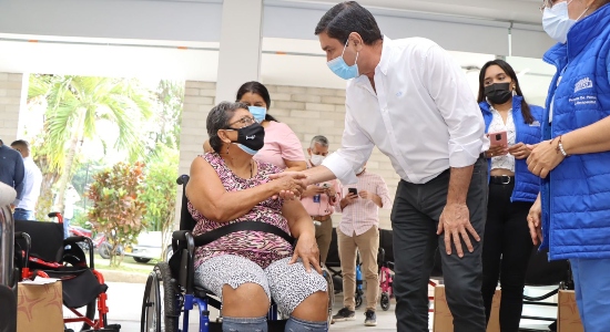 Ayudas técnicas a personas con discapacidad.