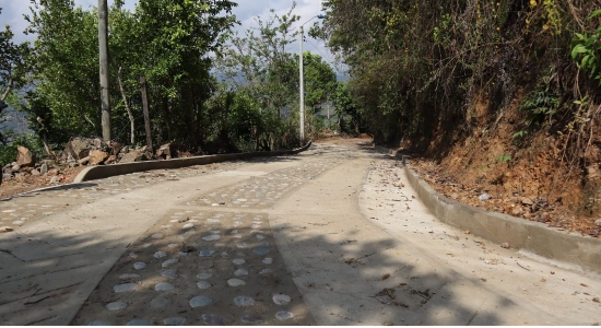 Avanza en un 95% la construcción de placa huellas en la vereda San Cayetano