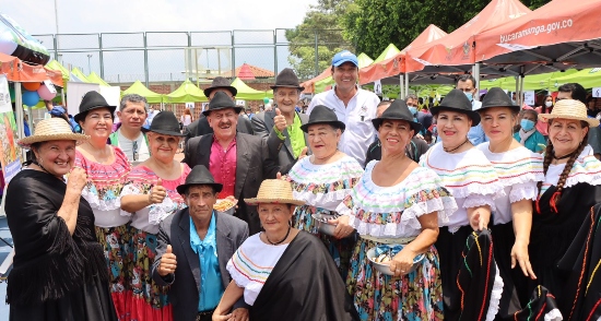 Feria institucional en el barrio María Paz.