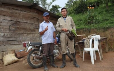 Conozca la historia del joven al que le cambió la vida la producción de miel de abeja