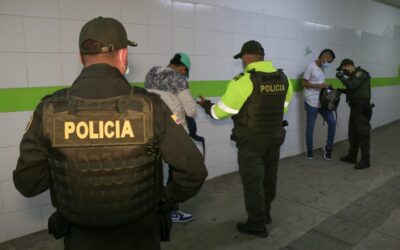 Alcaldía y Policía intensifican operativos de control en las estaciones de Metrolínea