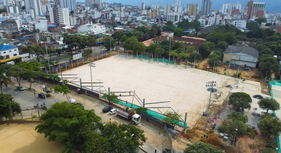 En un 75% avanza la transformación del escenario deportivo del Colegio Dámaso Zapata
