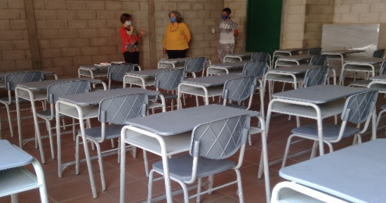 15 colegios se benefician con nuevo mobiliario