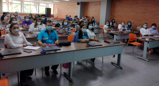 27 mil estudiantes se benefician con el Programa Municipal de Bilingüismo