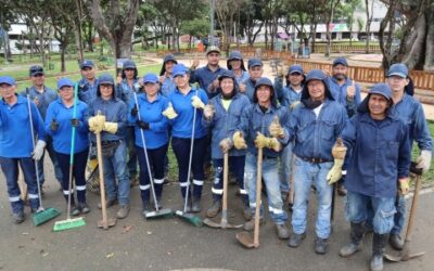 Cerca de 200 operarios continuarán reverdeciendo los parques de Bucaramanga