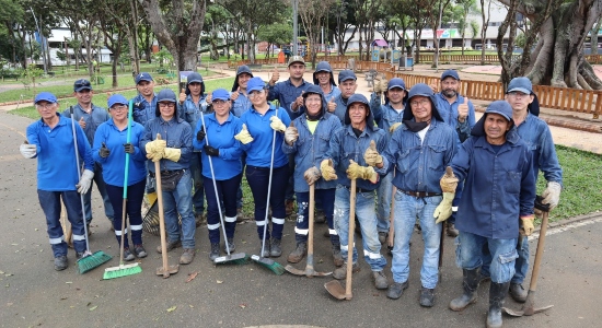 Cerca de 200 operarios continuarán reverdeciendo los parques de Bucaramanga