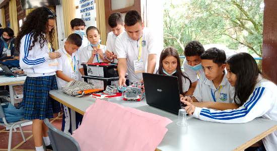 Más de 300 estudiantes disfrutaron de los Intercolegiados de Robótica