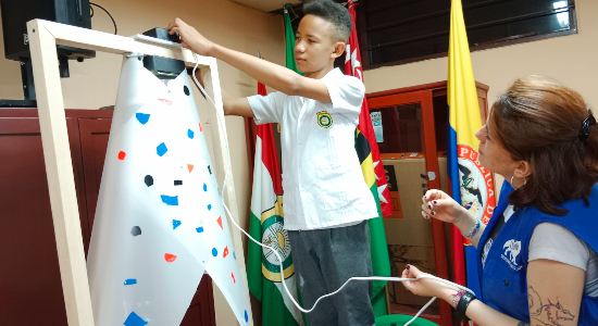 Con tecnología se busca prevenir y reducir la xenofobia y discriminación racial en colegios