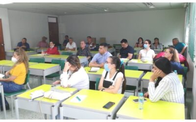 Personal de saneamiento de alimentos recibió capacitación del Invima en Bucaramanga