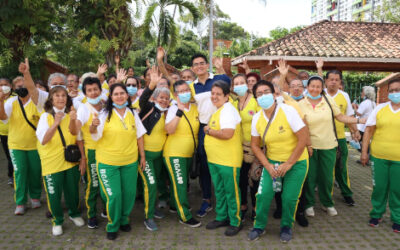 Alcaldía y USTA fomentan la actividad física de 300 adultos mayores