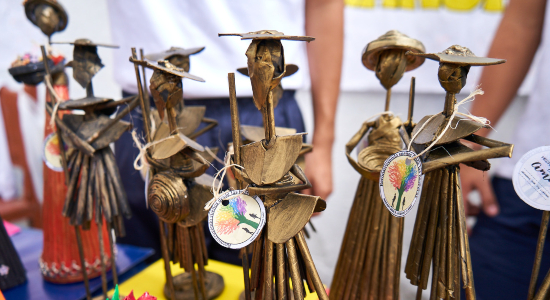 40 jóvenes privados de libertad exponen el arte de sus emprendimientos