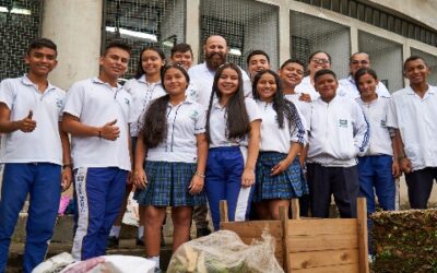 Con proyecto de compostaje, estudiantes del colegio Café Madrid irán a Brasil