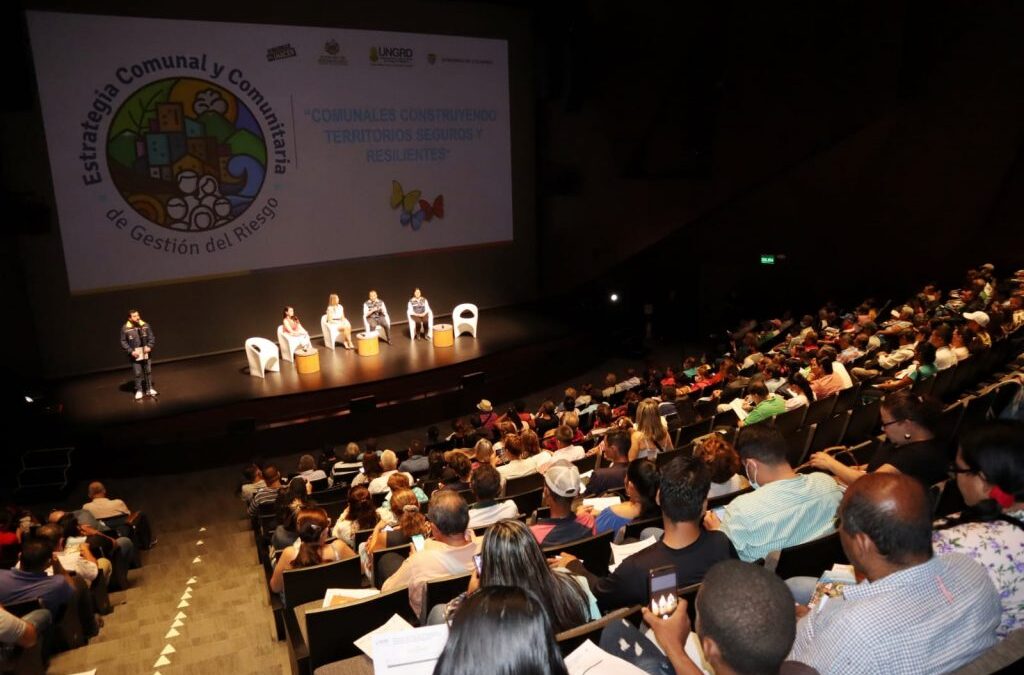 400 líderes comunitarios de Bucaramanga se capacitaron en gestión del riesgo