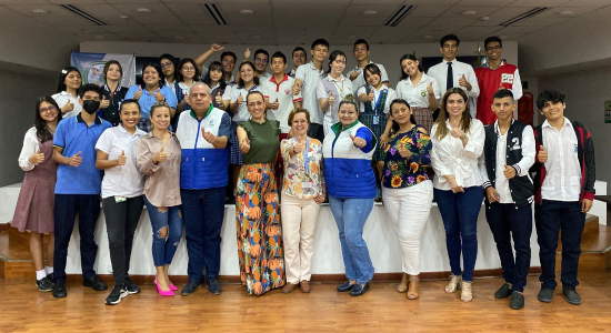 Contralores escolares se capacitaron en medio ambiente y transparencia