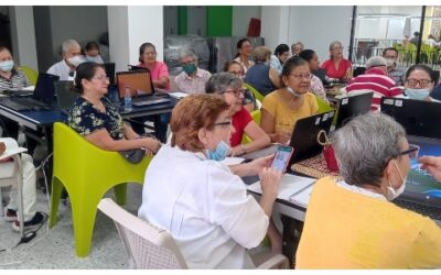 Si es adulto mayor y quiere aprender del mundo digital, esto le interesa