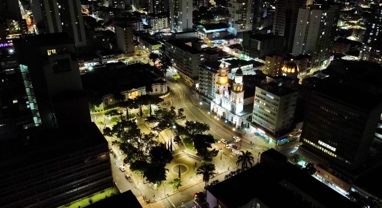 El parque Santander volvió a brillar ¡Así quedó su nueva iluminación!
