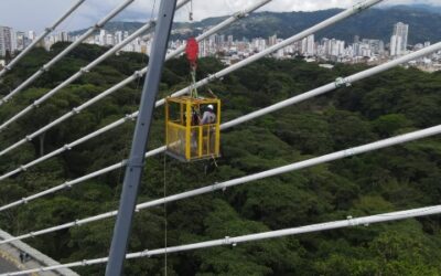 Se realiza el mantenimiento de la iluminación del viaducto La Novena