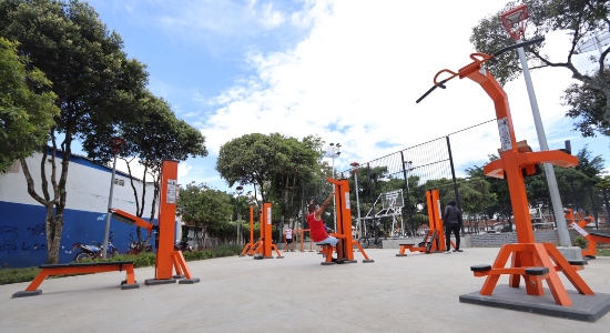 El barrio La Ceiba ya disfruta del primer ‘Workout’ de peso de la ciudad