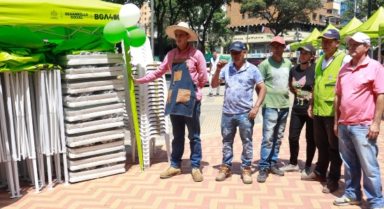 Se realizó entrega de nuevo mobiliario para el Mercadillo Campesino