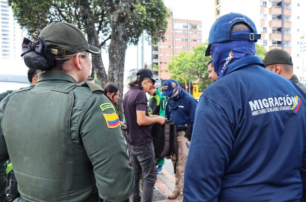Alcaldía refuerza los controles de seguridad en los semáforos de la ciudad