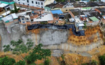 En un 72% avanza la construcción de pantallas ancladas en cuatro barrios de la ciudad