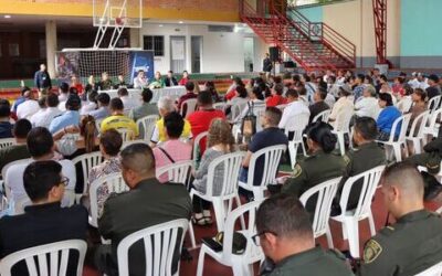 Alcaldía escuchó y estableció compromisos con la población de la Comuna 13