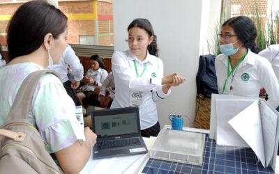 Así se vive Expotécnicos, la feria de ciencia y tecnología del colegio Dámaso Zapata