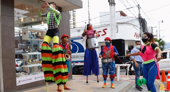 Prográmese para la pasarela de moda de calzado en San Francisco