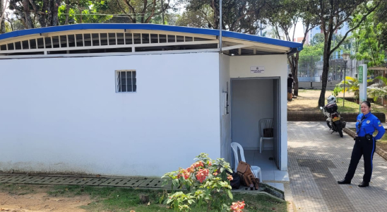 Habitantes en calle de Bucaramanga cuentan con batería sanitaria